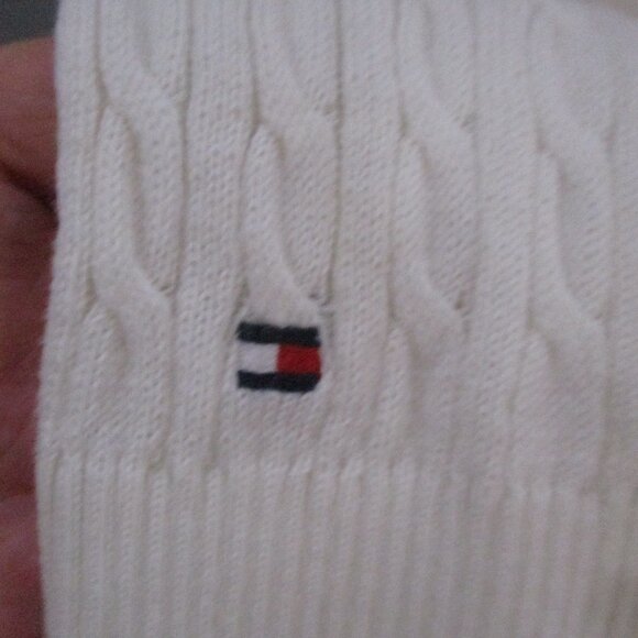 Tommy Hilfiger Long Sleeve V-Neck Lightweight Sweater - Picture 3 of 6